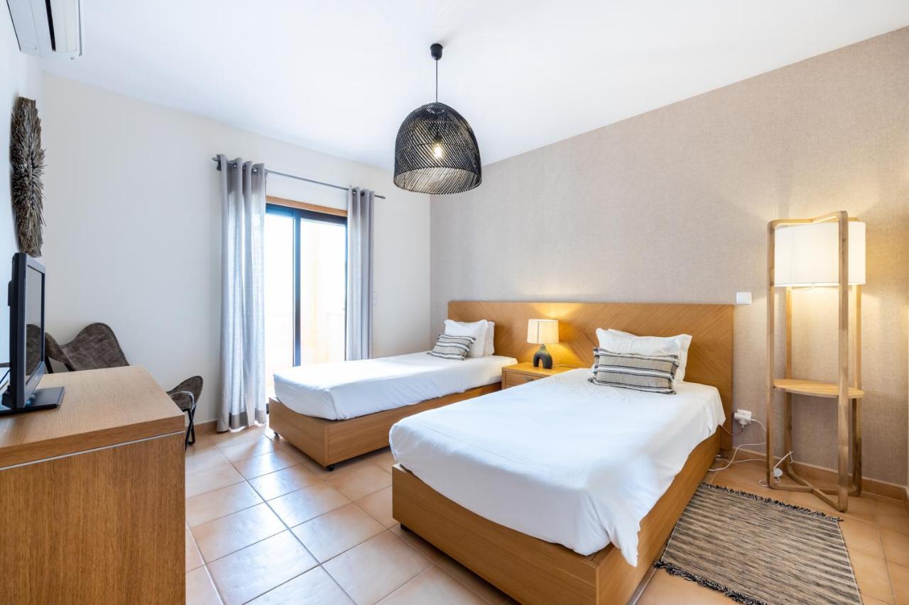 Aum Praia Da Luz Resort Apartment Esterno foto